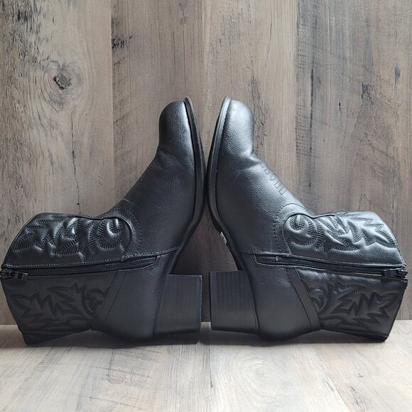 Torrid Black Faux Leather Stitched Cowboy Bootie Boots 9.5 Wide 9.5WW - Picture 5 of 10
